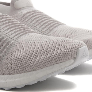 adidas Ultraboost Laceless / Chalk Pearl